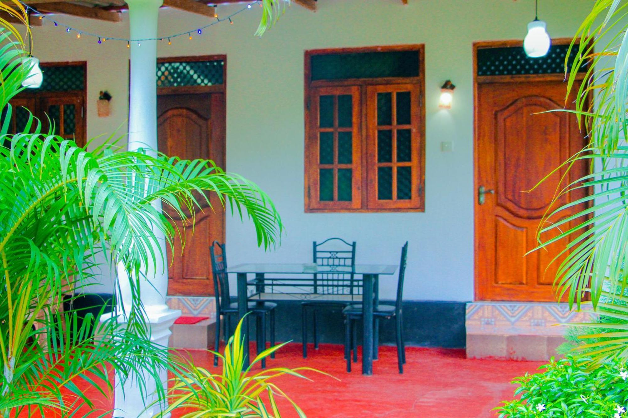 Chanaka Holiday Inn Sigiriya Exterior foto