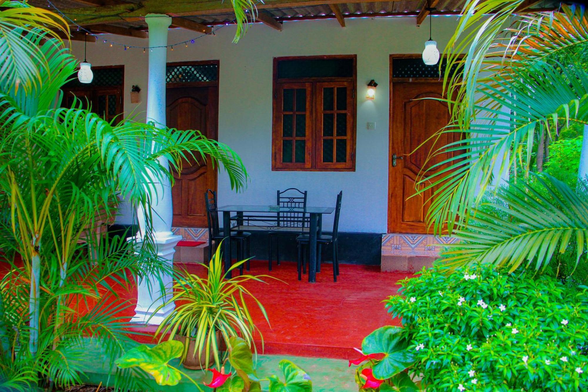 Chanaka Holiday Inn Sigiriya Exterior foto